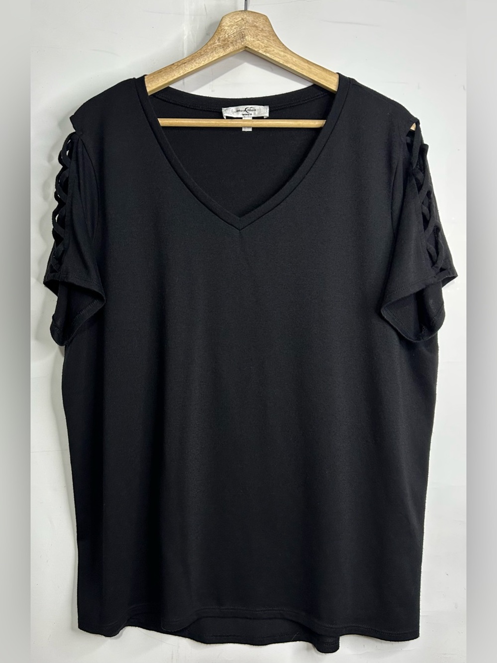 MoaMoa Black Open Shoulder T-Shirt 1X